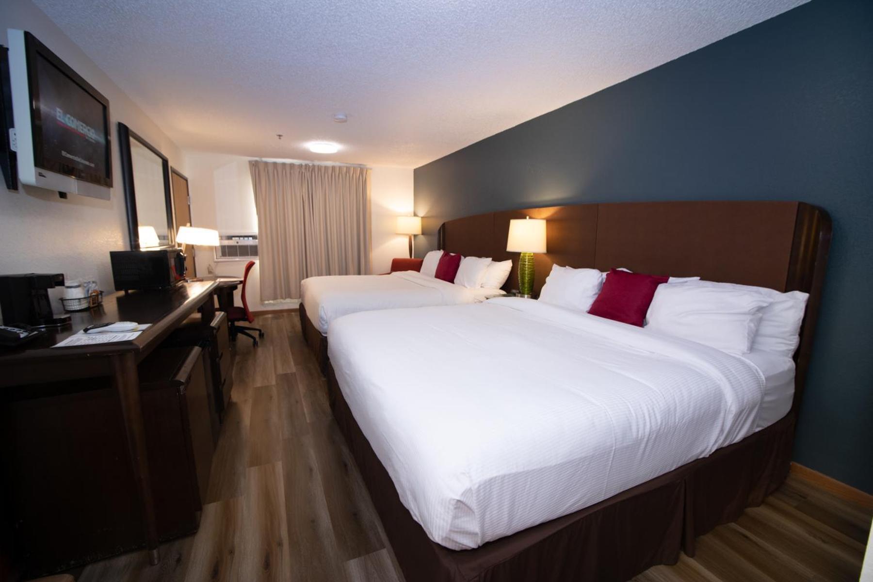 Alliance Hotel&Suites Esterno foto